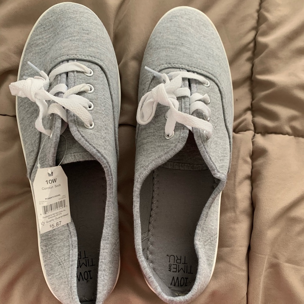 Tennis Shoes